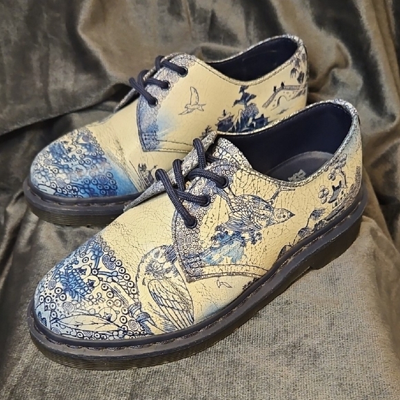 Dr. Martens Shoes - Doc Martens Dr. Martens Air Wave 1461 Rare Leather Bird Blue Willow Print Sz. 5